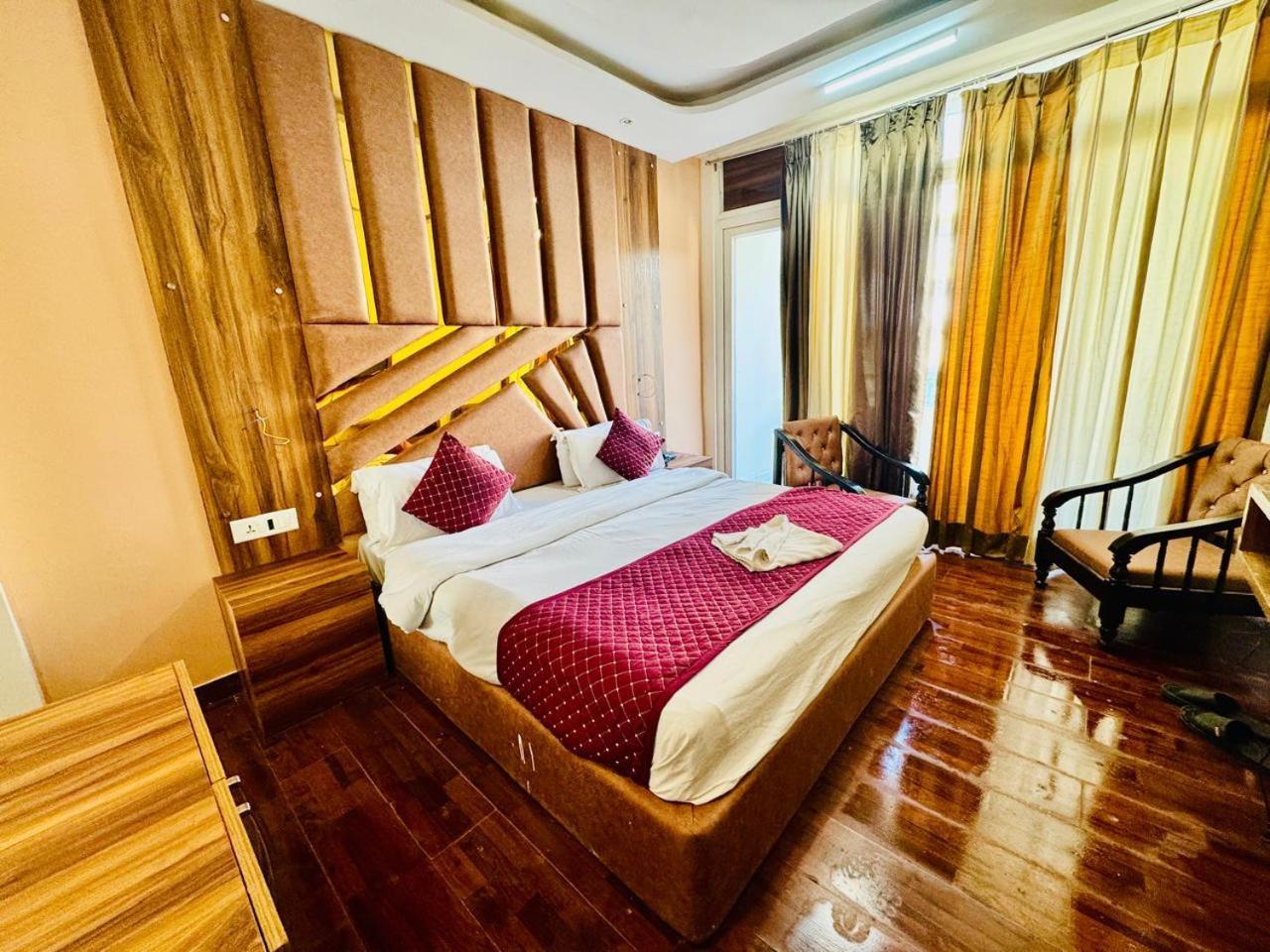 Royal Majestic View Point Lodge Manāli Extérieur photo