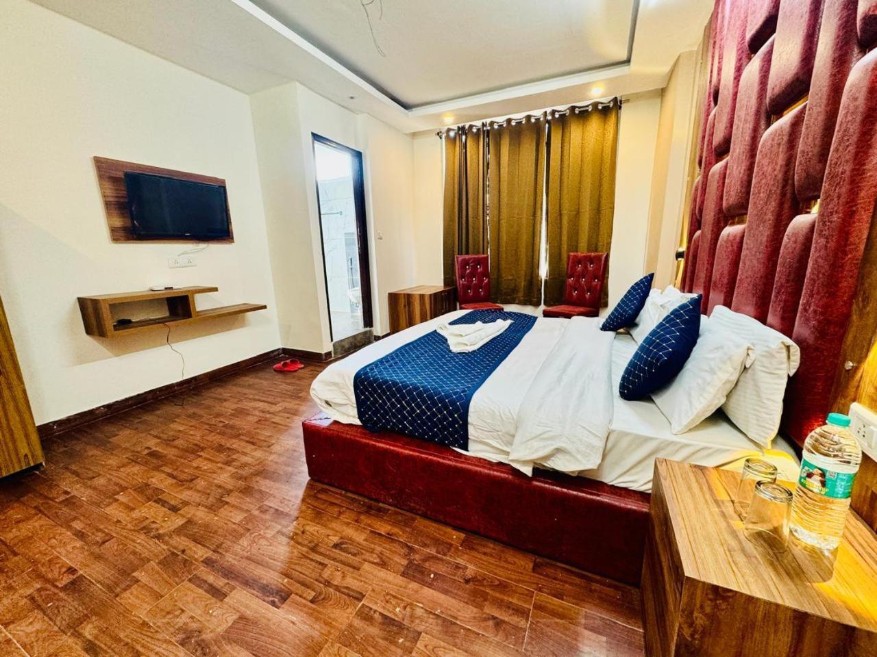 Royal Majestic View Point Lodge Manāli Extérieur photo