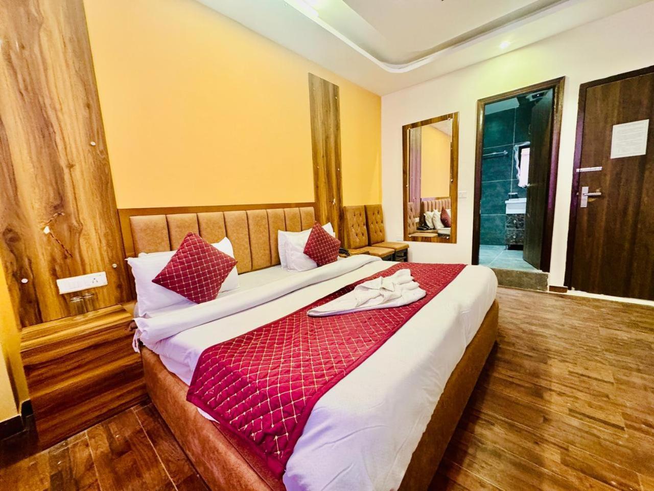 Royal Majestic View Point Lodge Manāli Extérieur photo