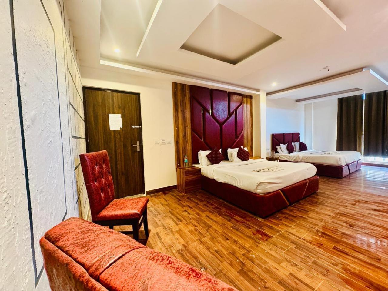 Royal Majestic View Point Lodge Manāli Extérieur photo